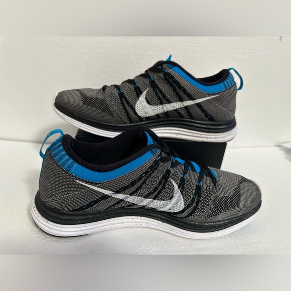 Nike Men Shoe Flyknit One Size
10M Athletic Running Sneaker Pre
Owned - Picture 4 of 10